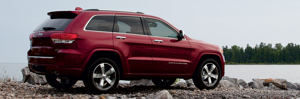 2015 Jeep Grand Cherokee Summit Exterior Side View